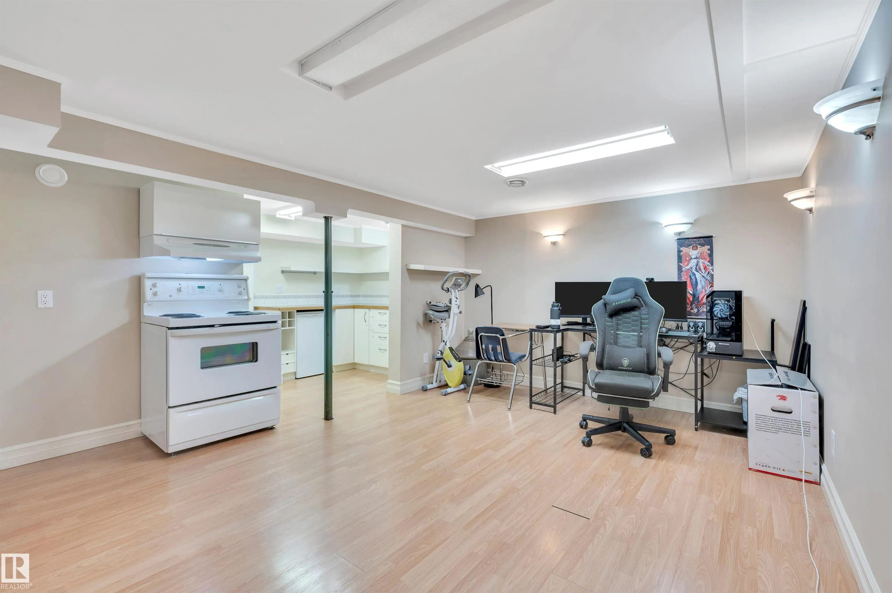 7 ANITA Crescent