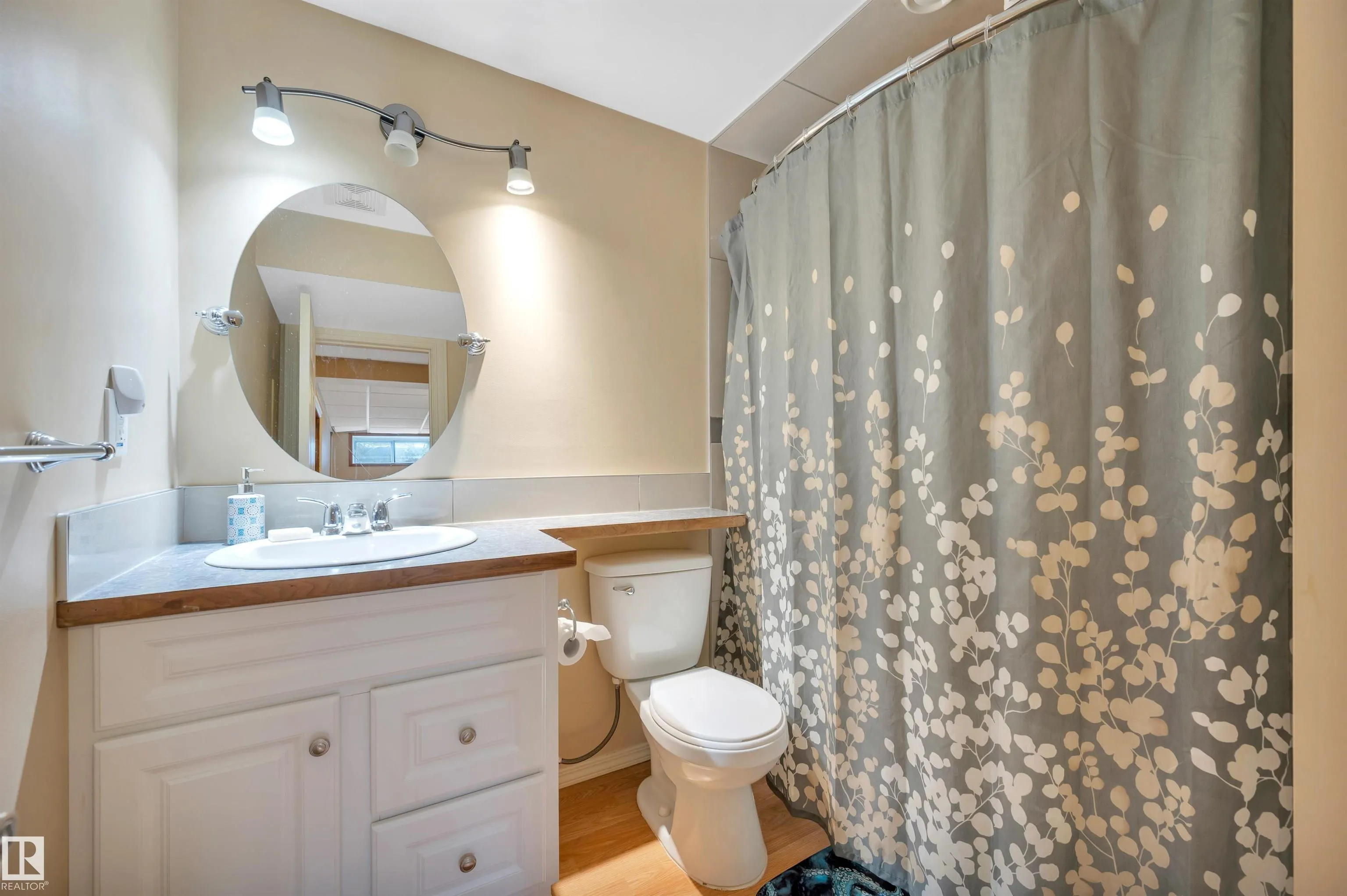 7 ANITA Crescent
