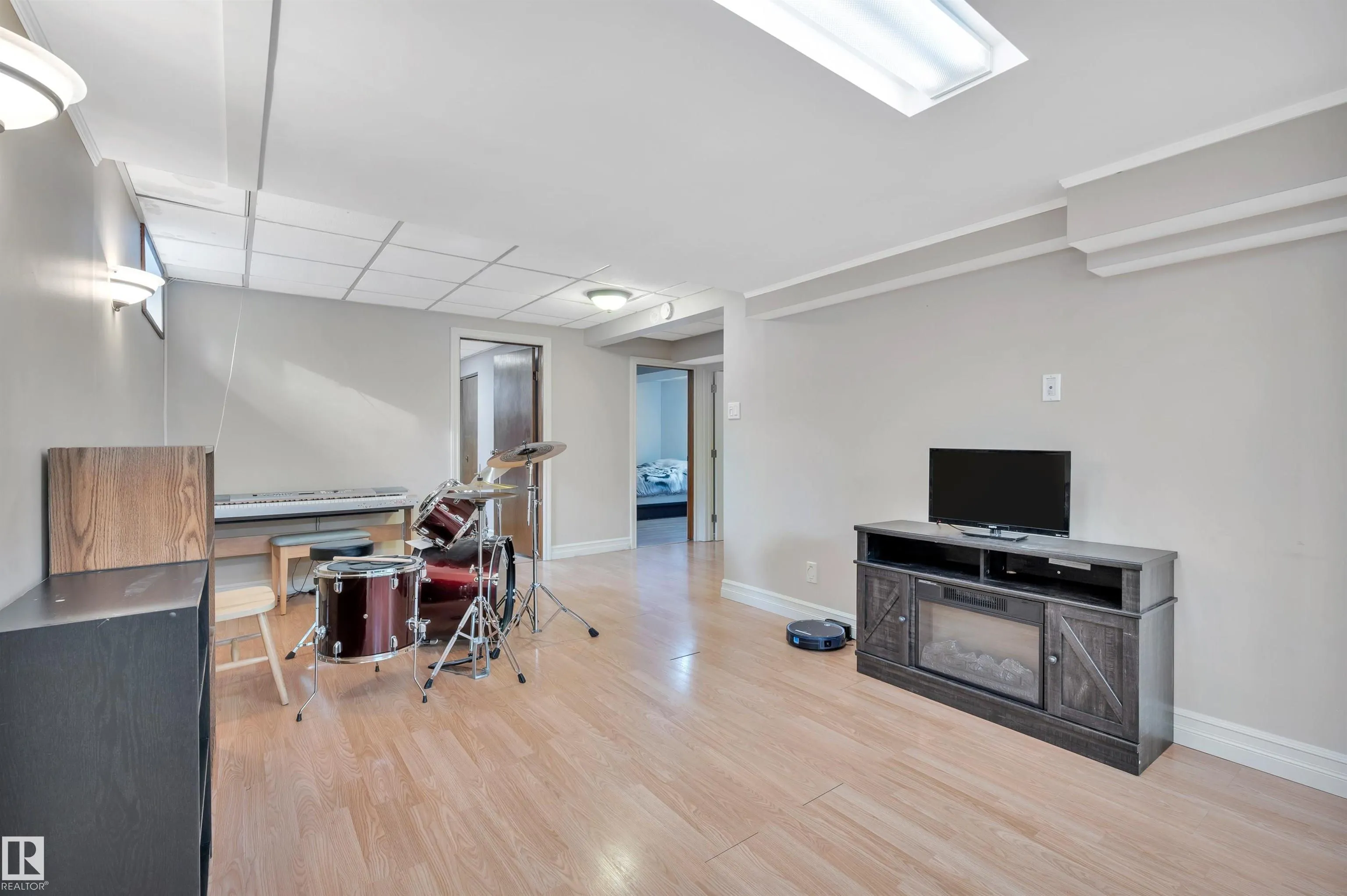 7 ANITA Crescent
