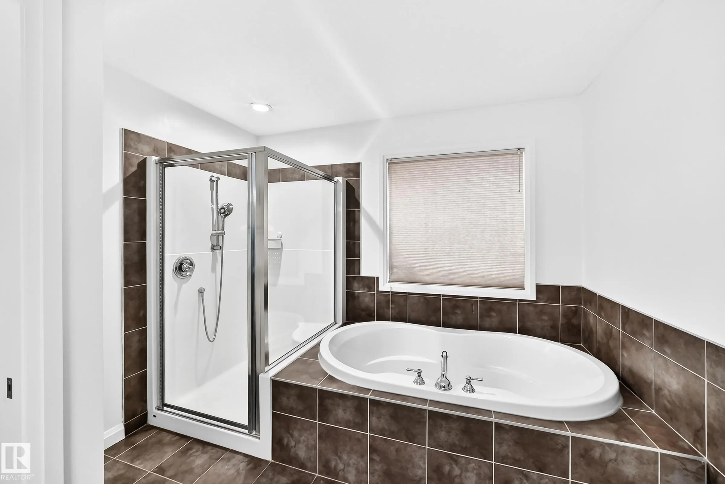 244 SHEPPARD Circle