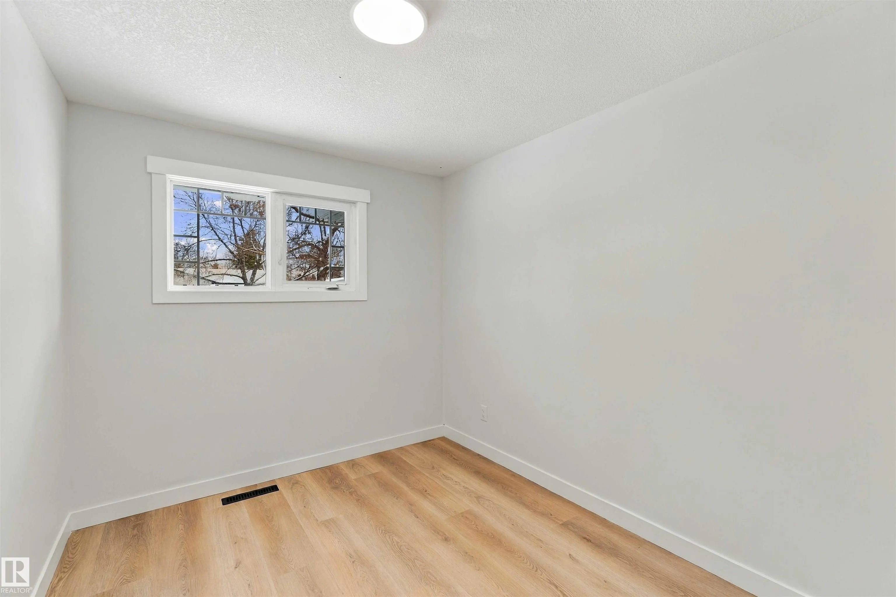15012 59A Street