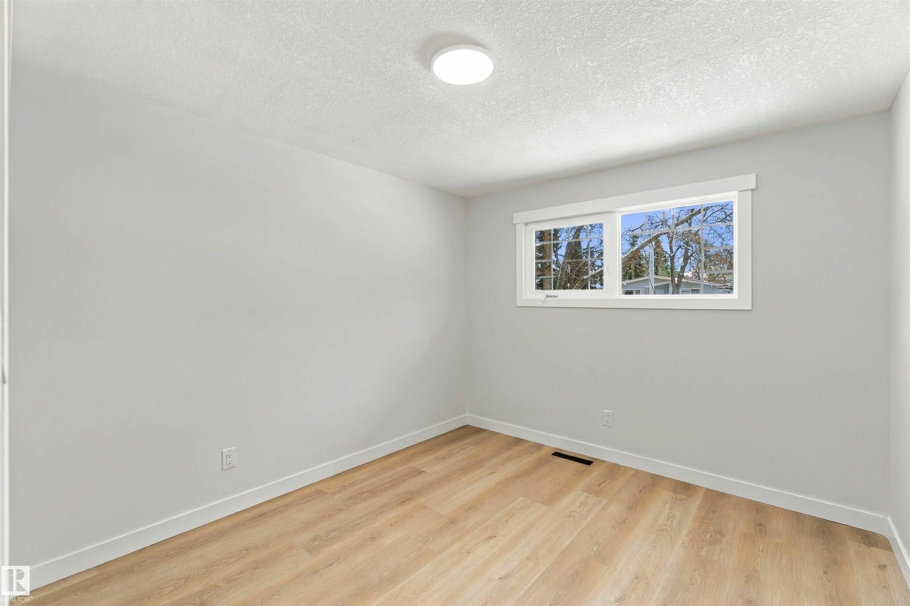 15012 59A Street