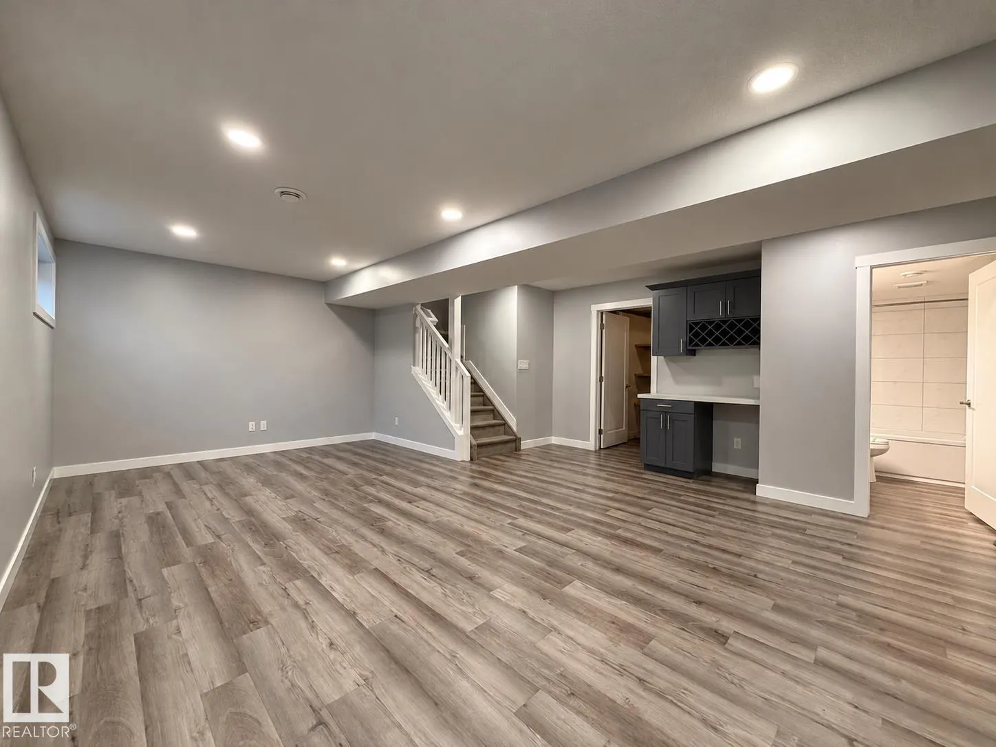 153 SUMMERSTONE Lane