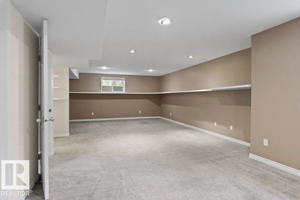 9842 86 Street
