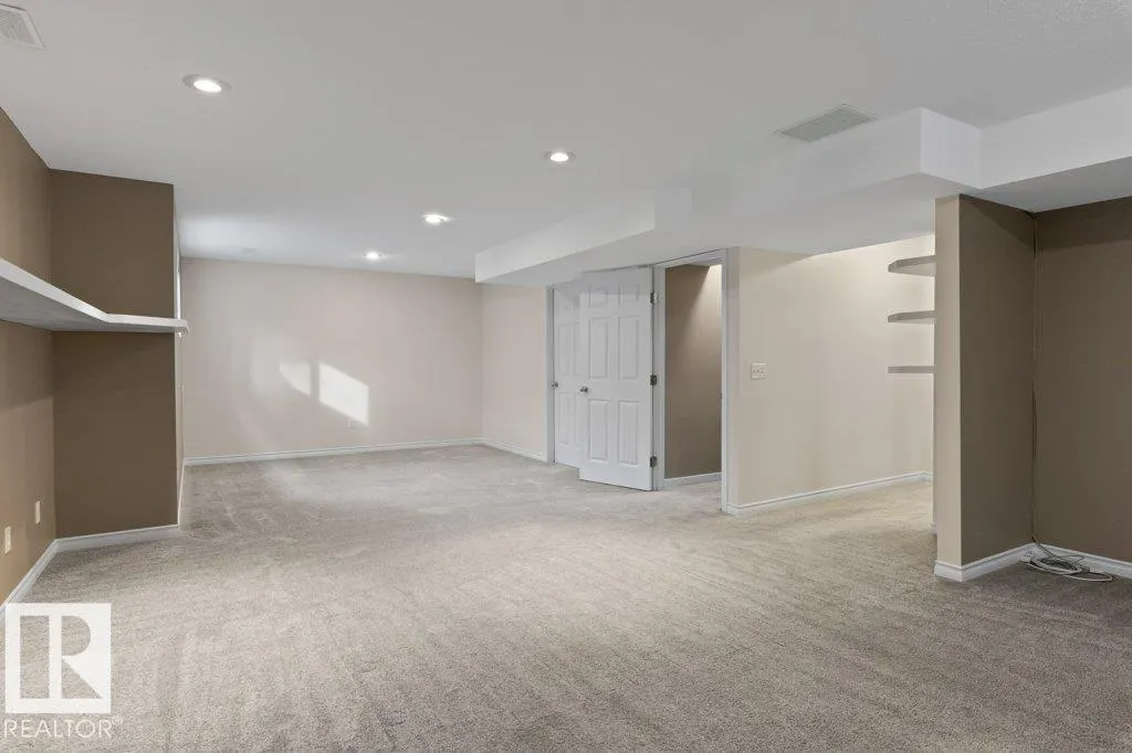 9842 86 Street