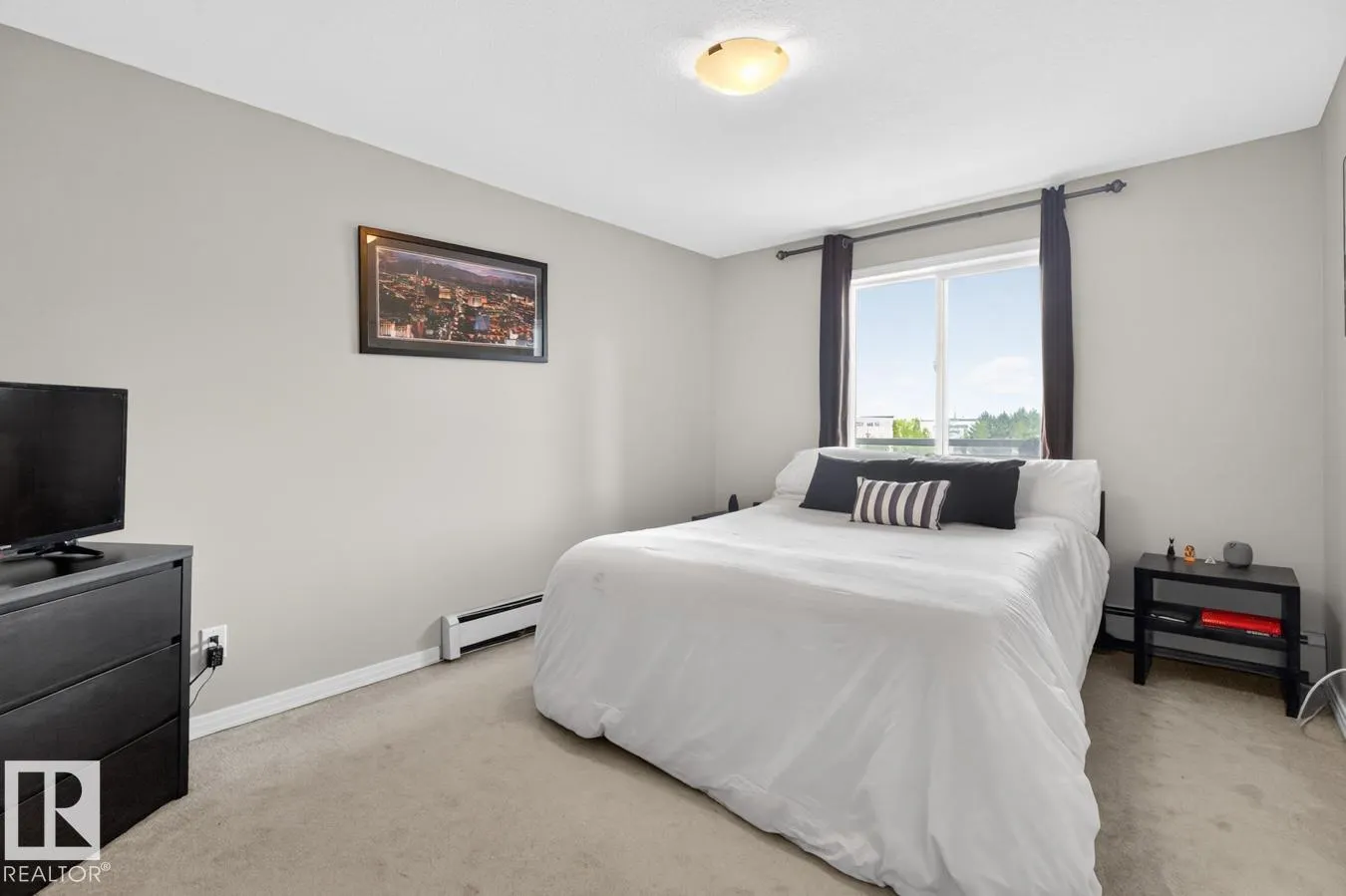 5005 165 Avenue