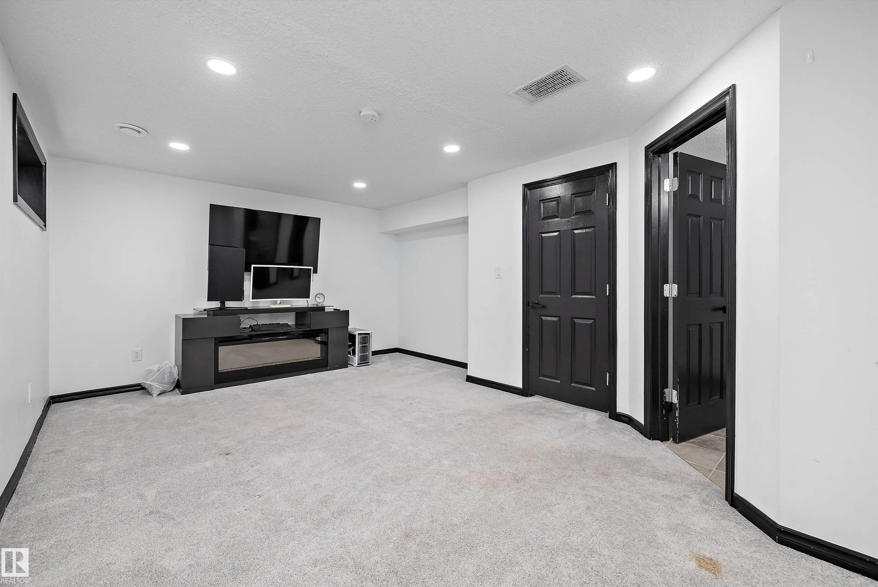 3440 MCKAY Lane