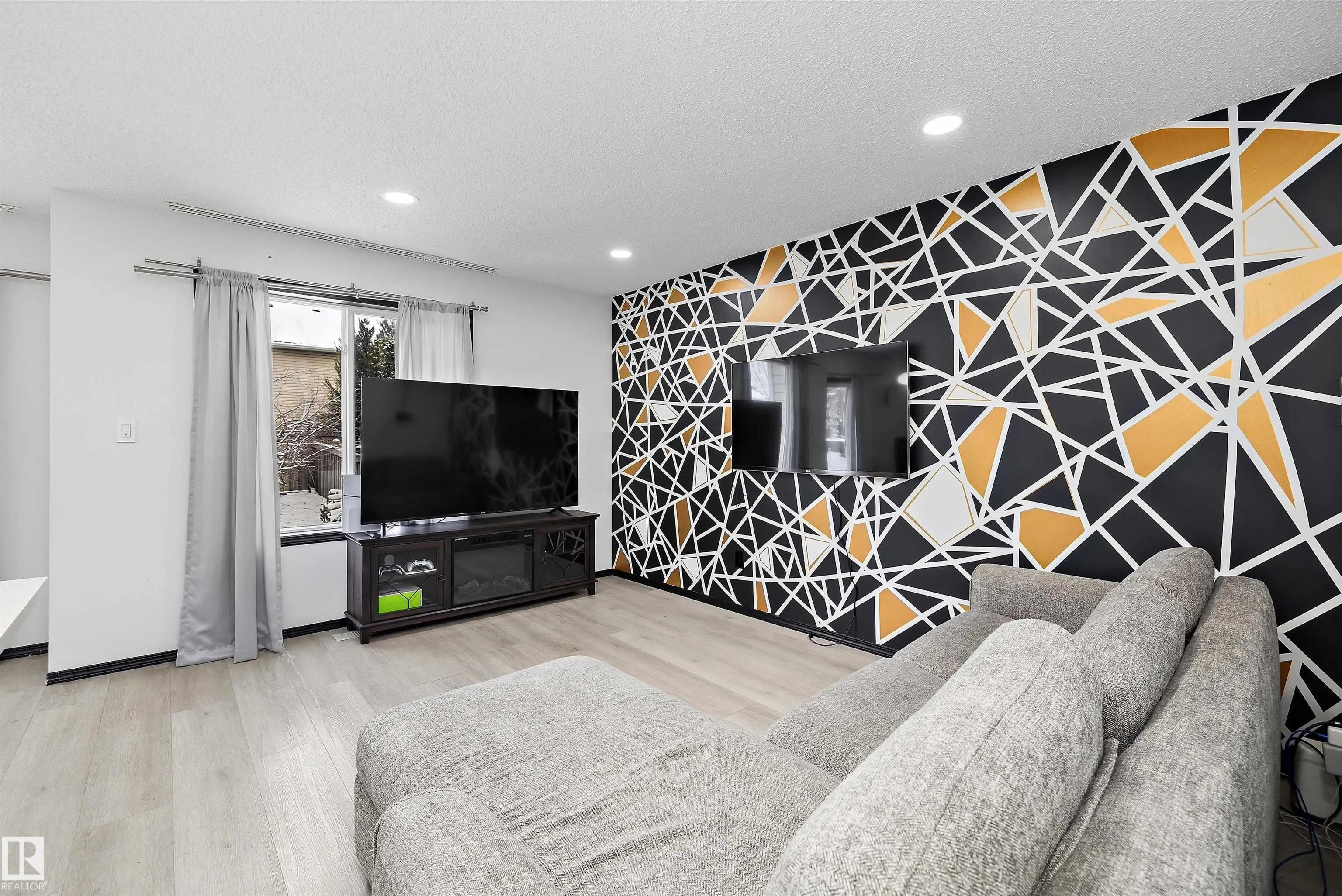 3440 MCKAY Lane
