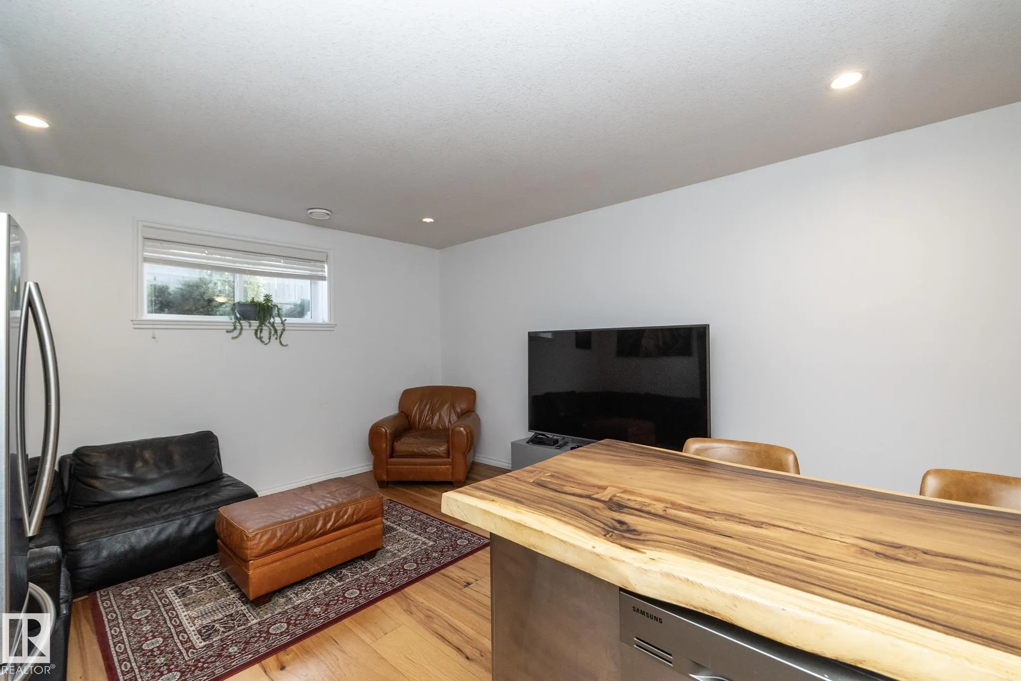 53 SANDALWOOD Place