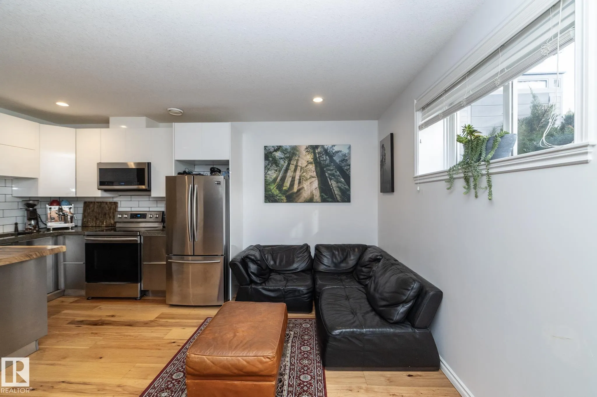 53 SANDALWOOD Place