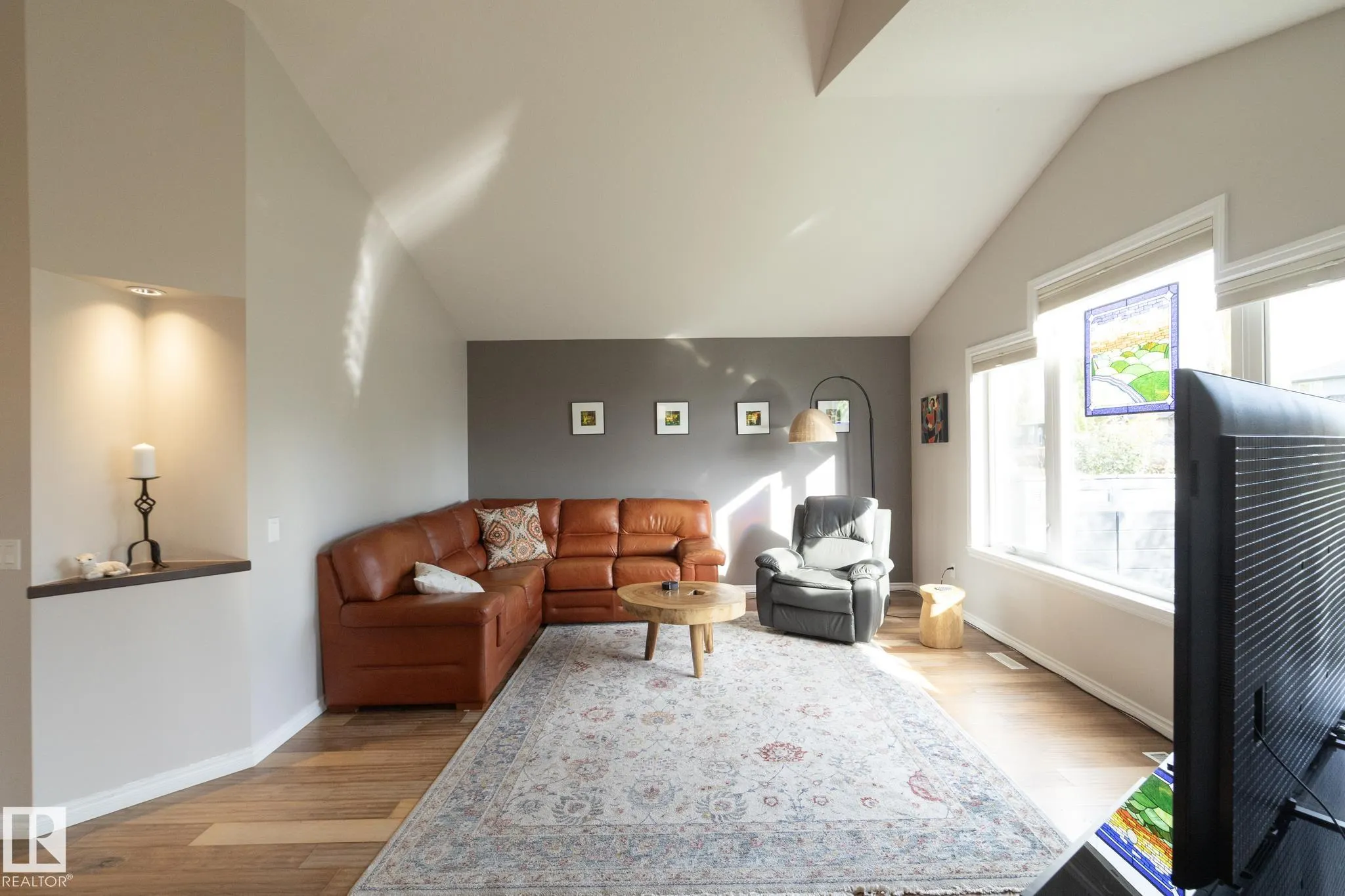 53 SANDALWOOD Place