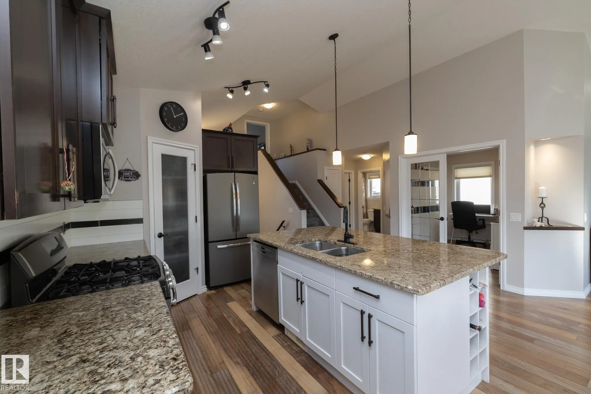 53 SANDALWOOD Place