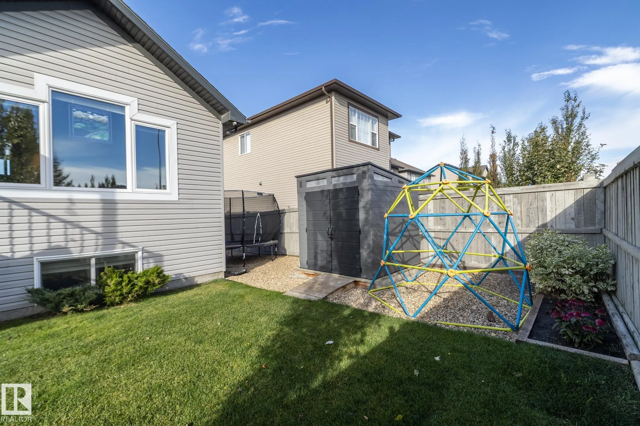 53 SANDALWOOD Place
