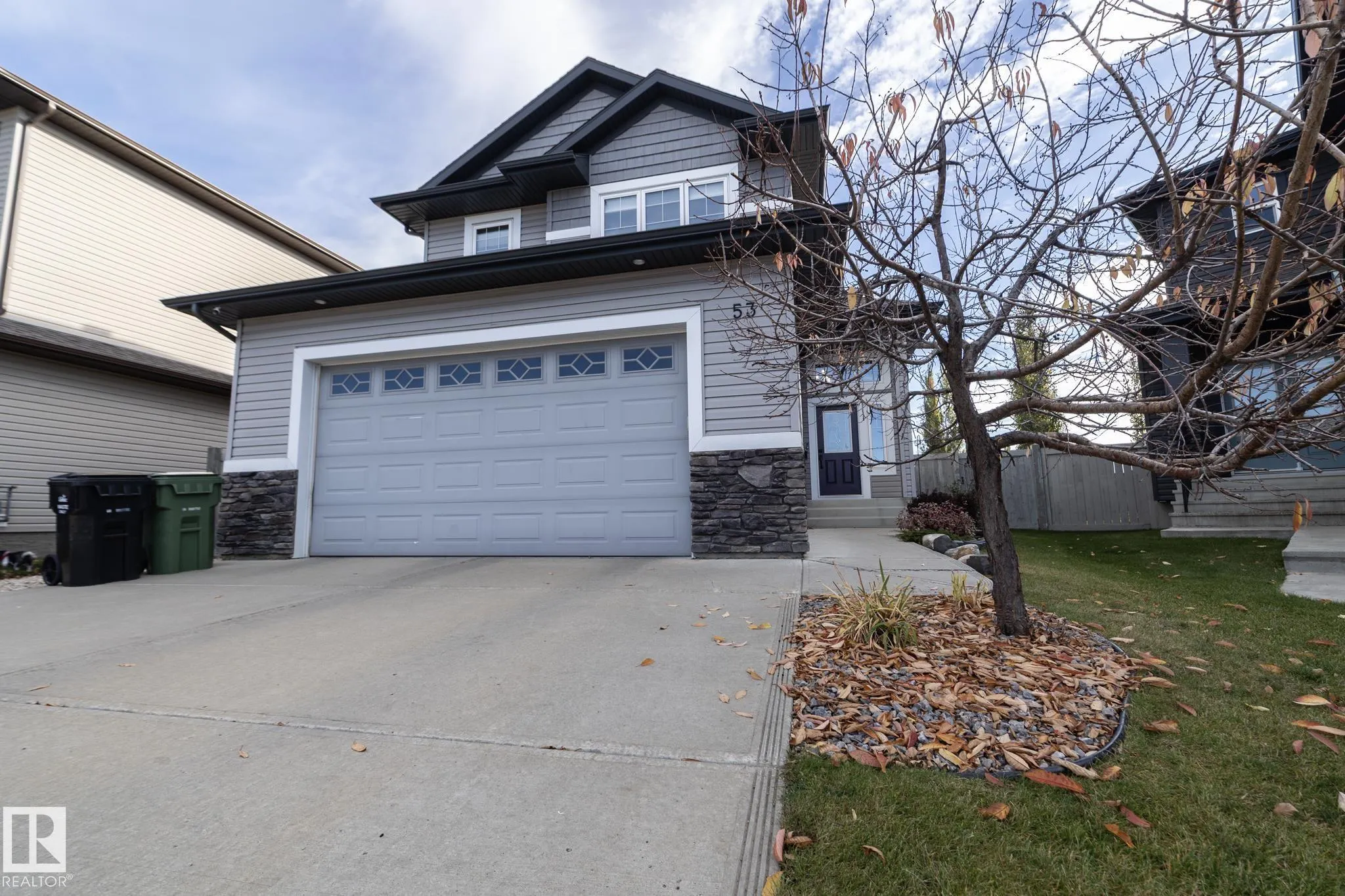 53 SANDALWOOD Place