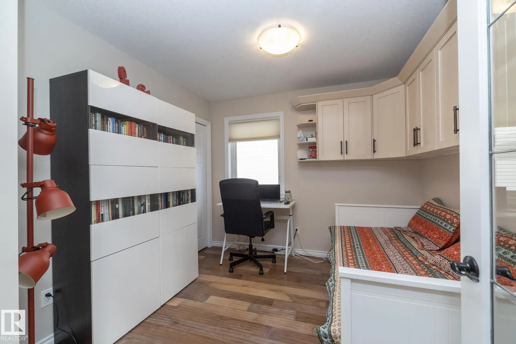 53 SANDALWOOD Place