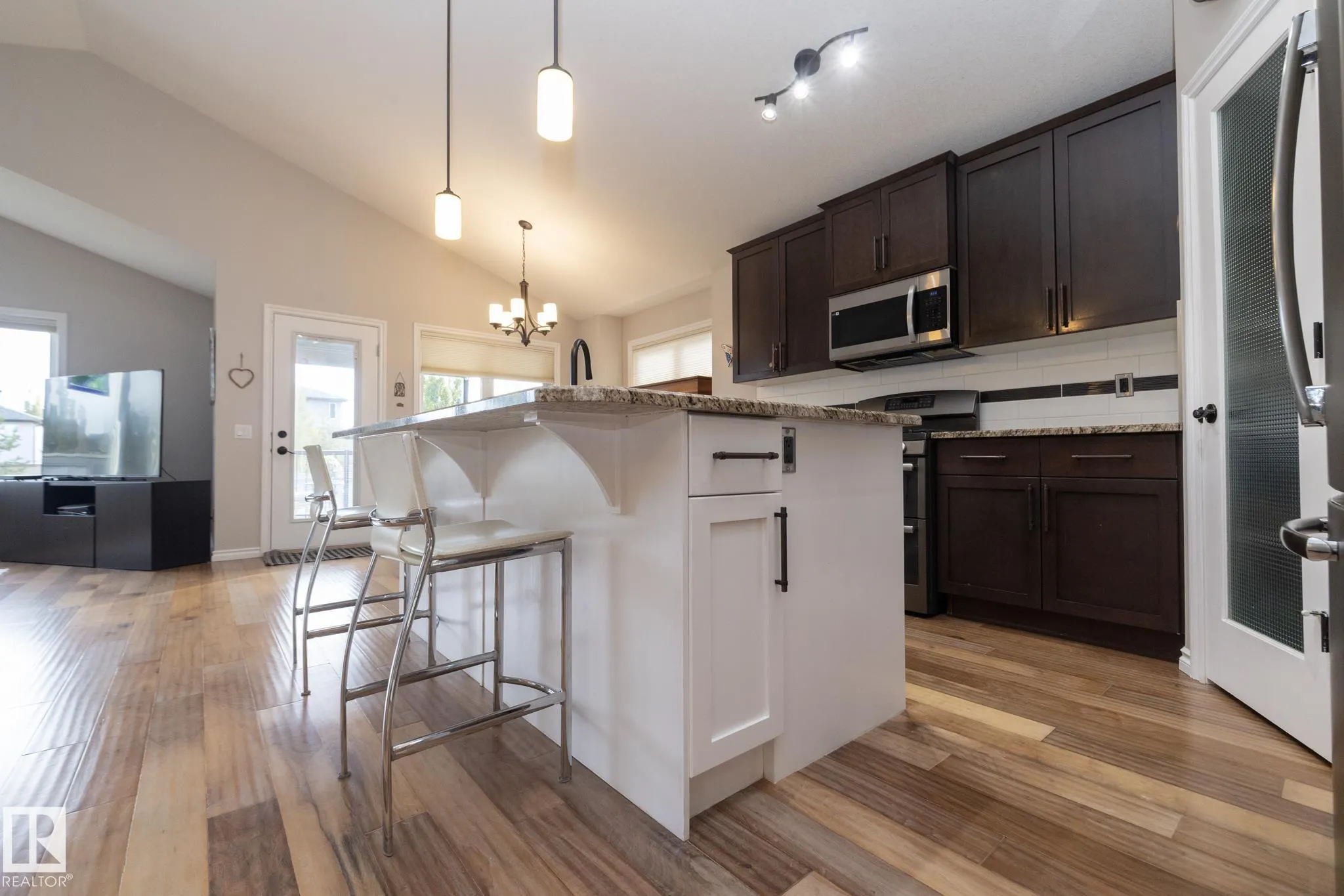 53 SANDALWOOD Place