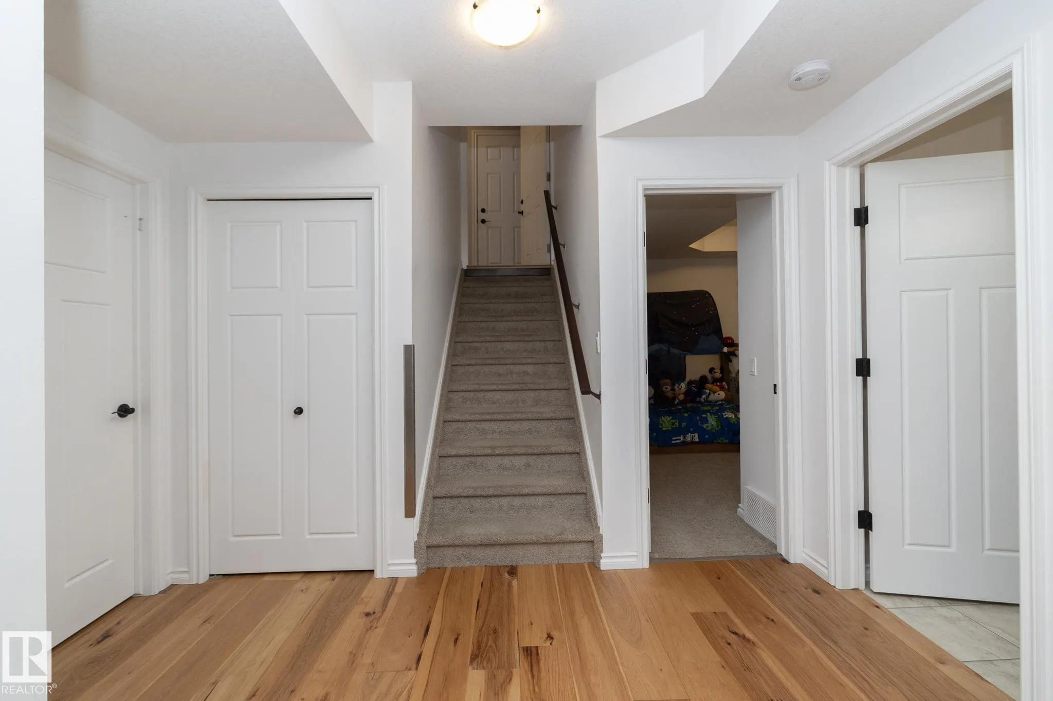 53 SANDALWOOD Place