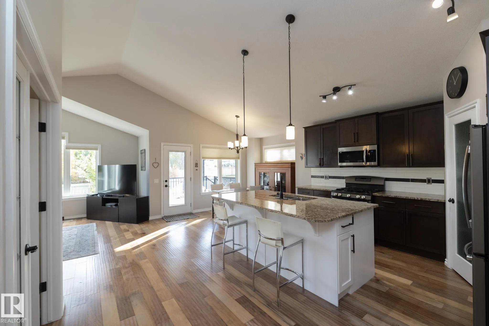 53 SANDALWOOD Place