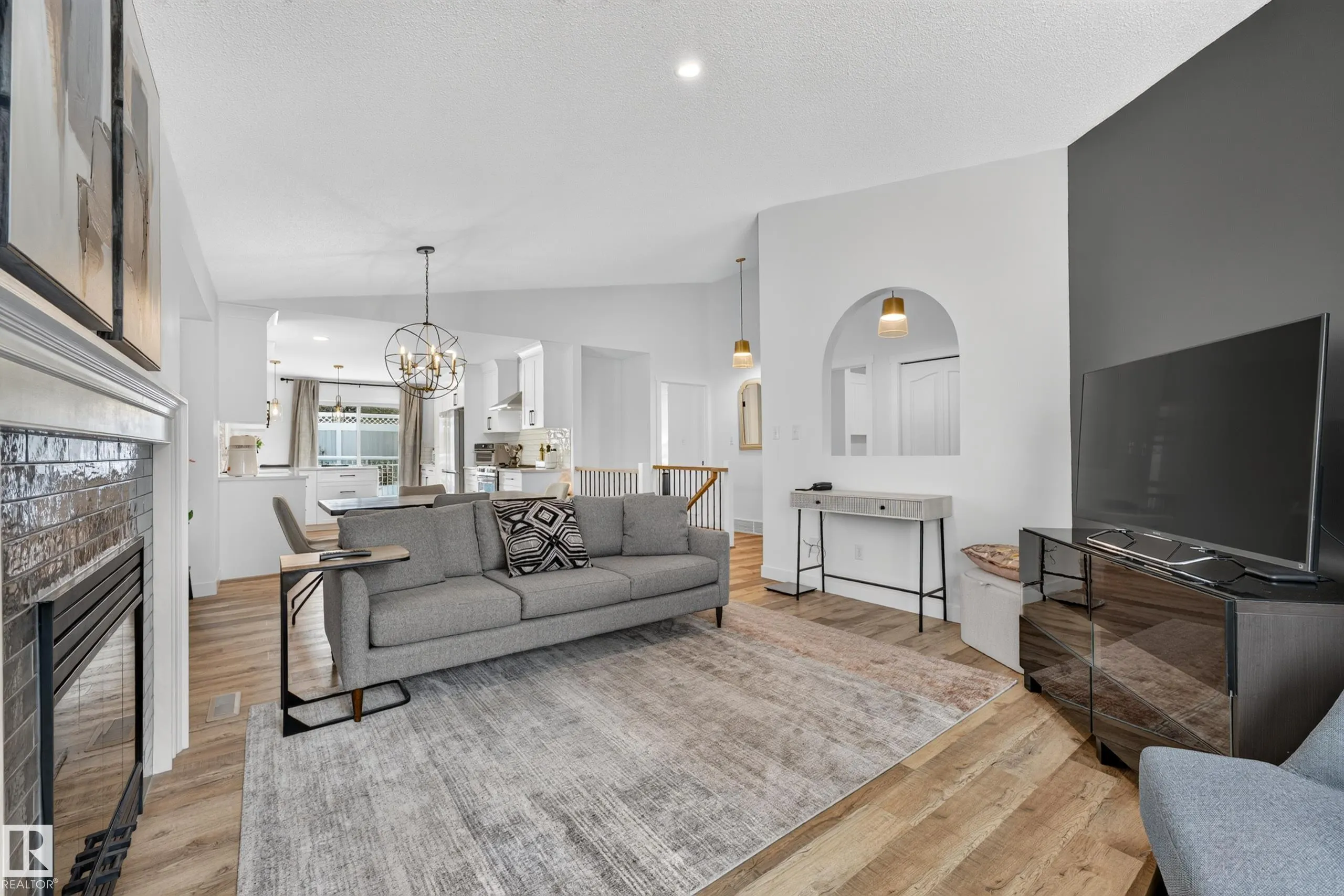 85 GERVAIS Road