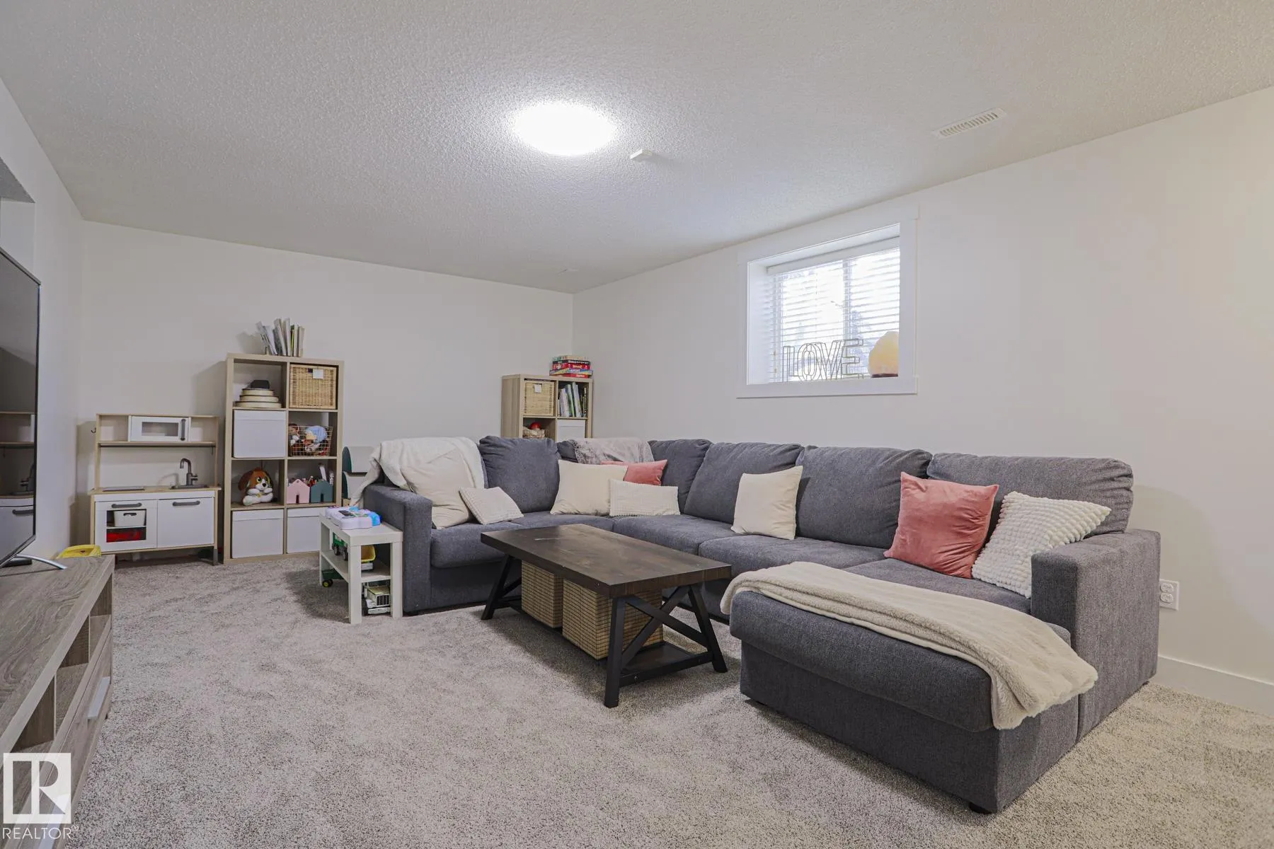 2603 MARION Place