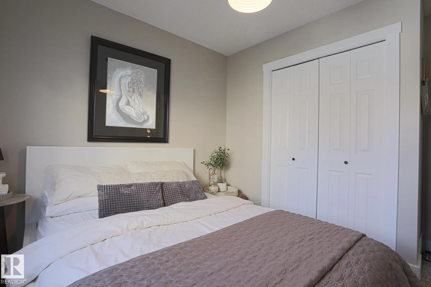 2603 MARION Place