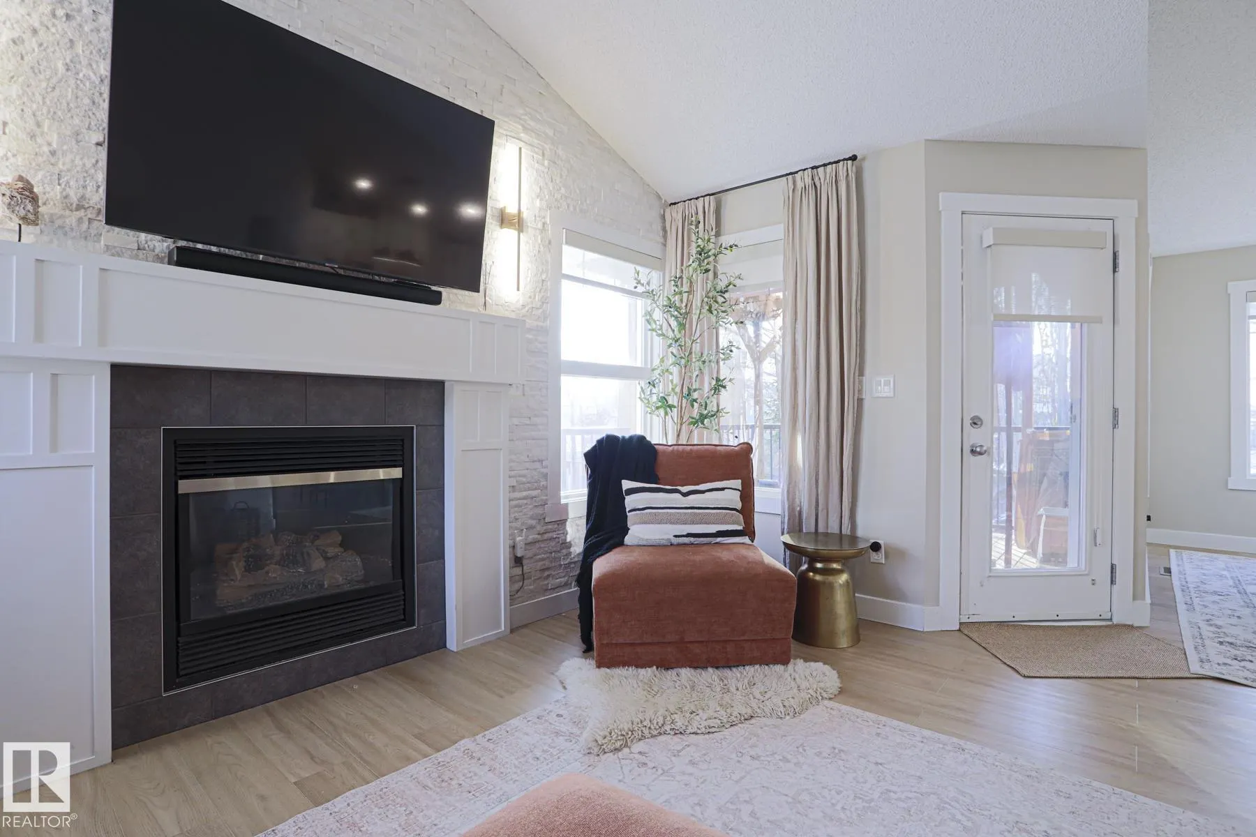 2603 MARION Place