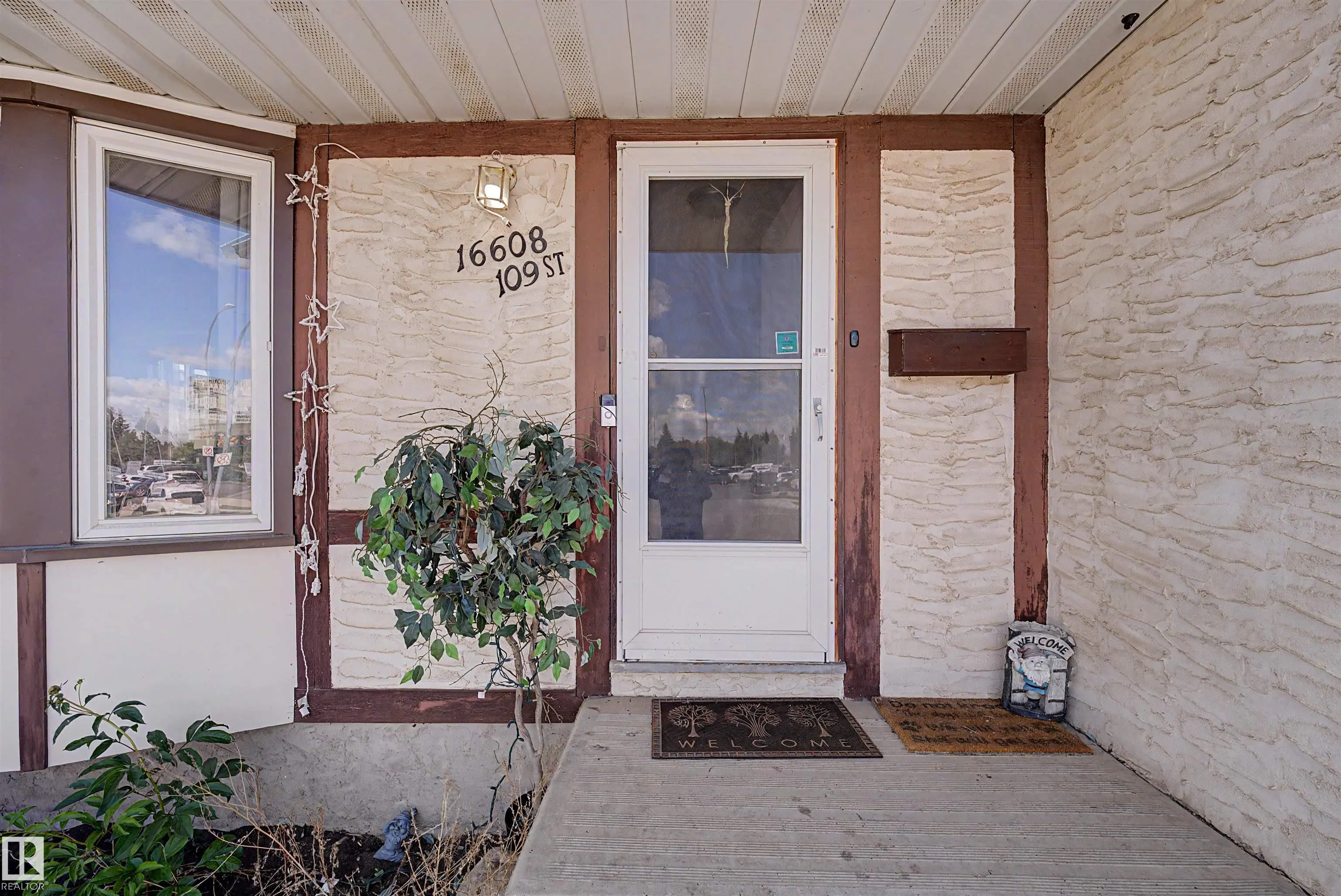 16608 109 Street