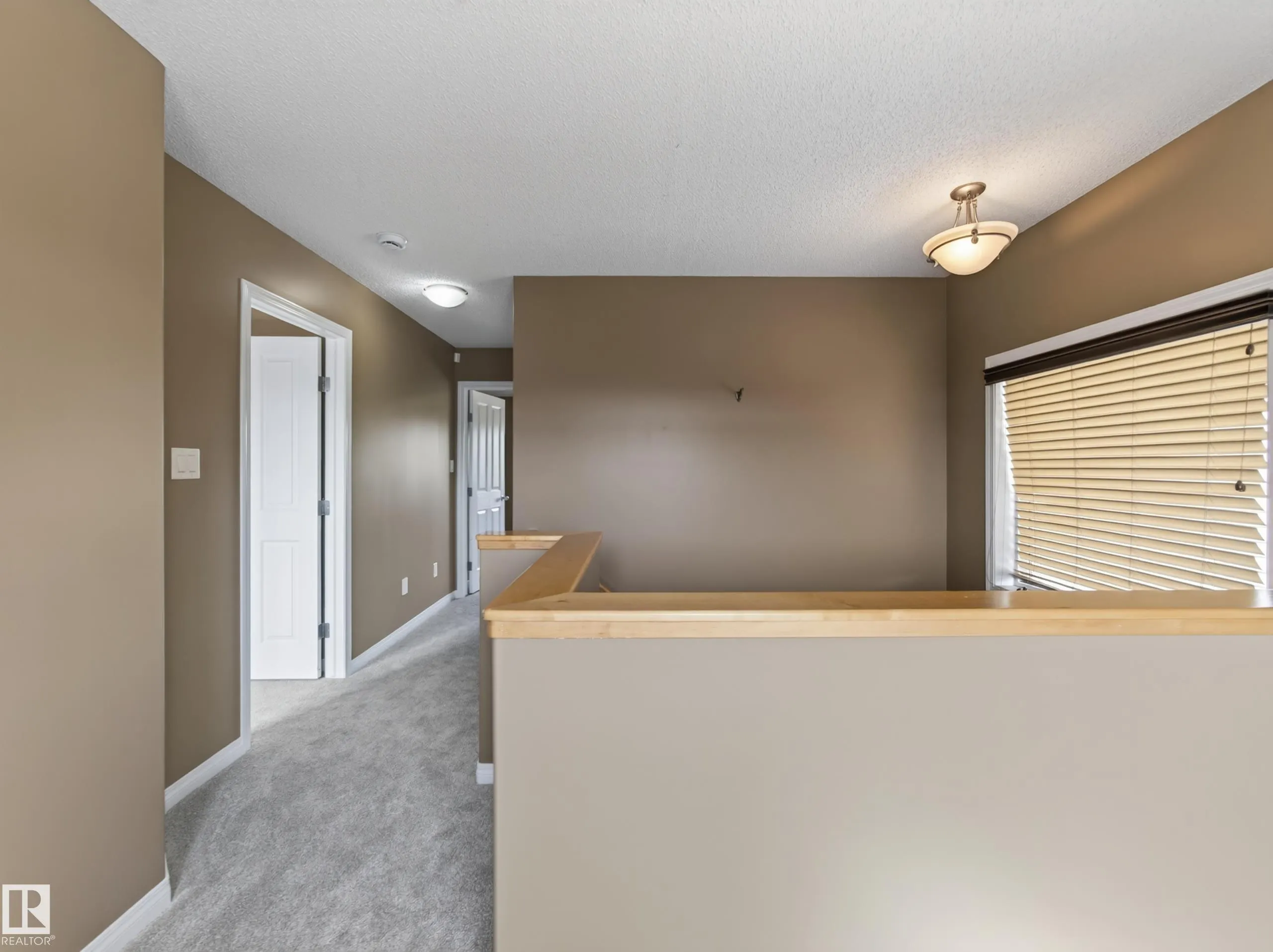 460 CHARLOTTE Crescent