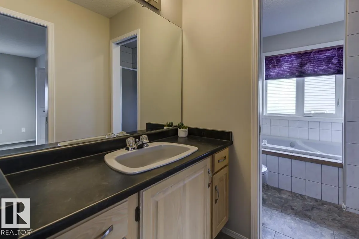 47 MCLEOD Crescent