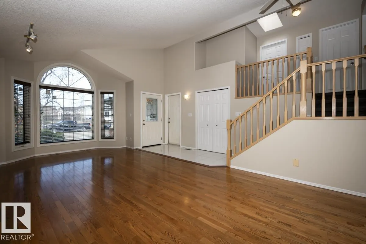 47 MCLEOD Crescent