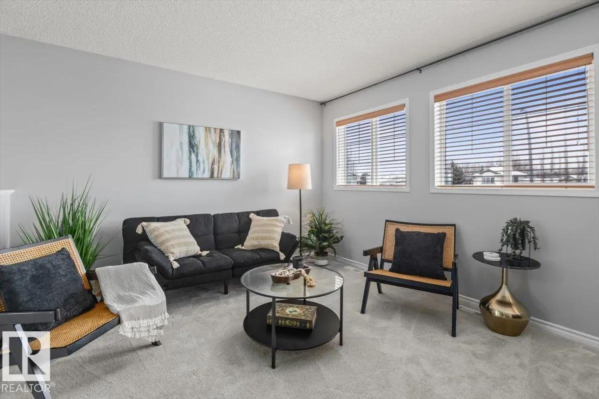 17 ESCADA Close