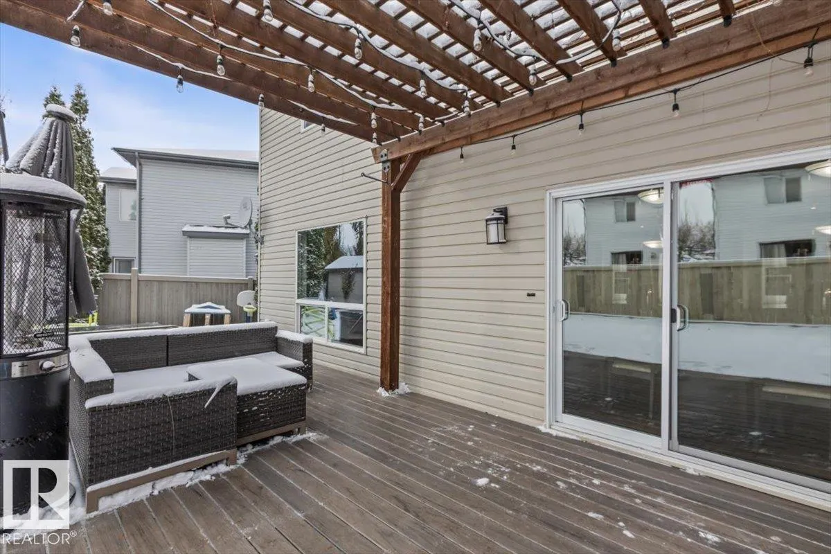 17 ESCADA Close