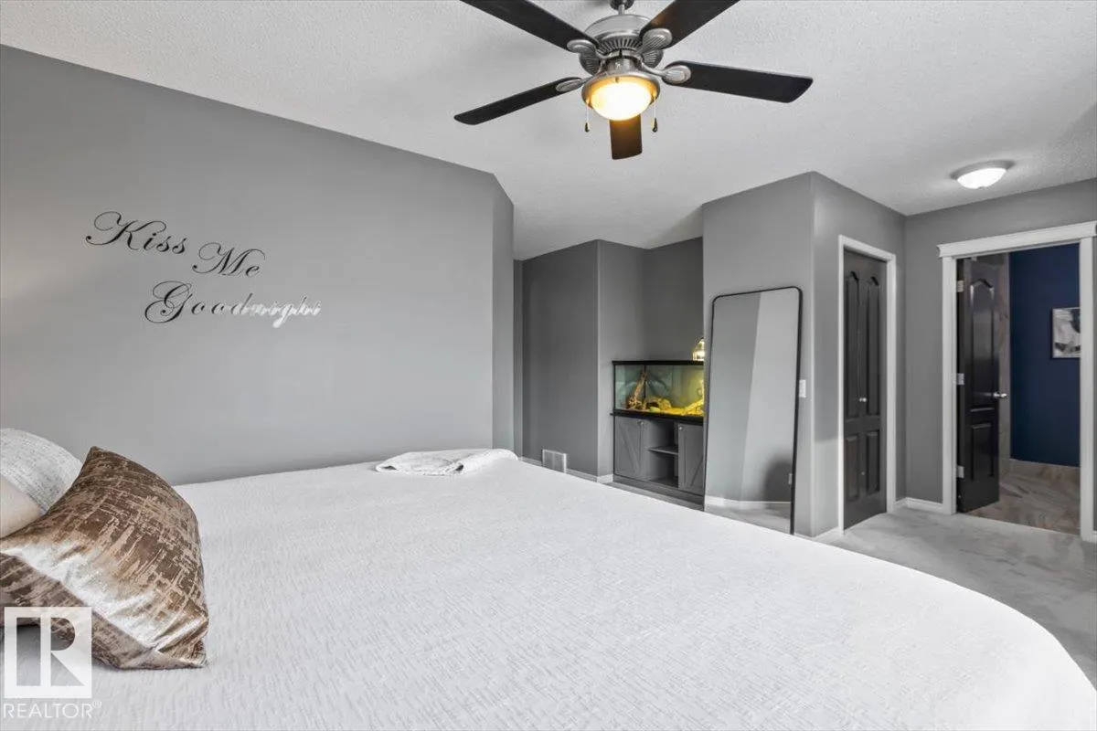 17 ESCADA Close