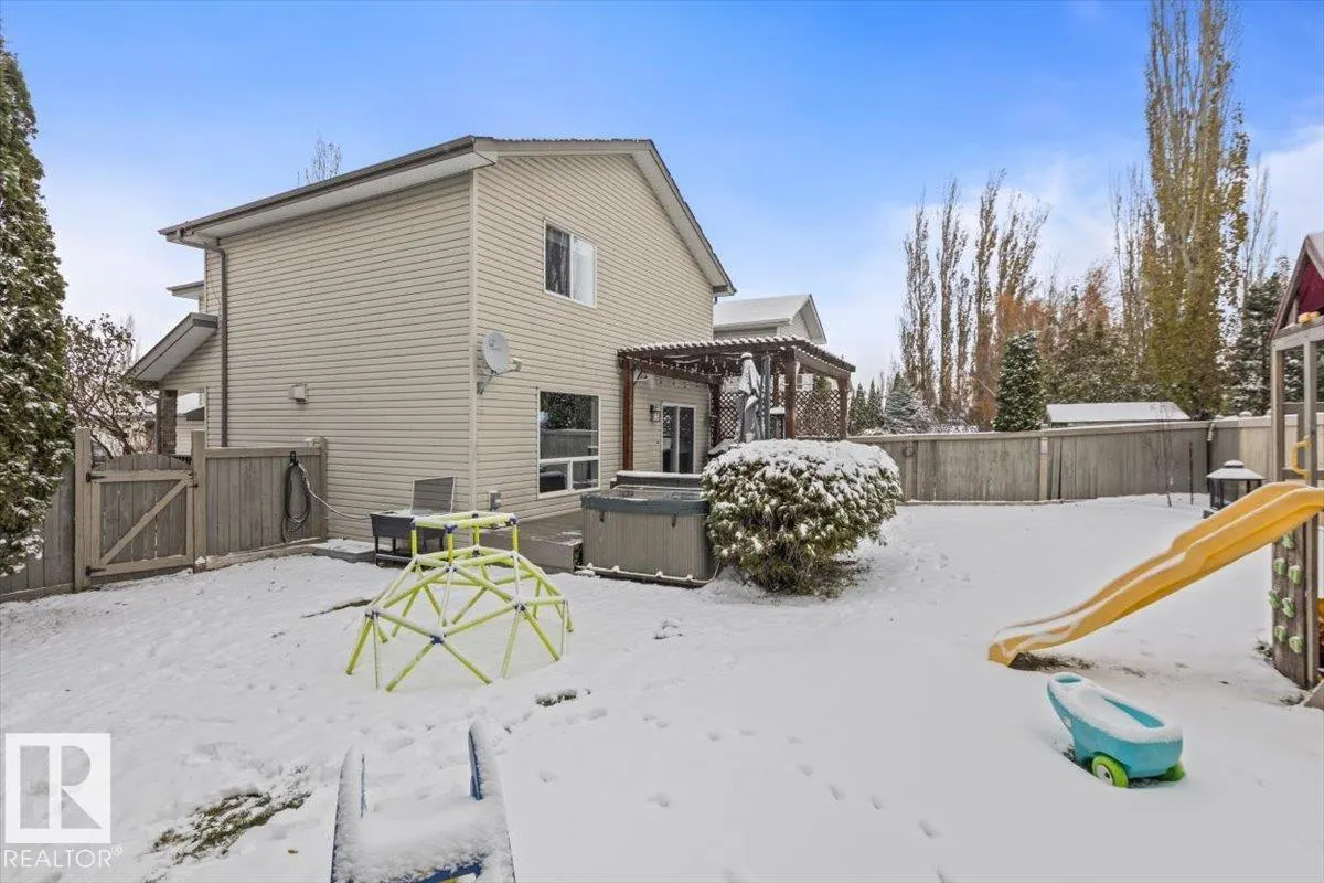 17 ESCADA Close