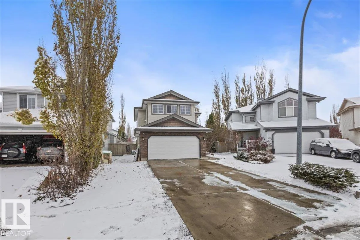 17 ESCADA Close
