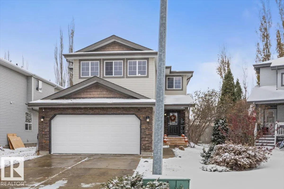 17 ESCADA Close