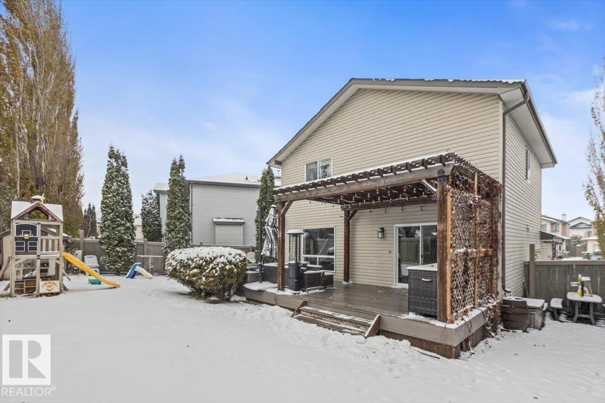 17 ESCADA Close