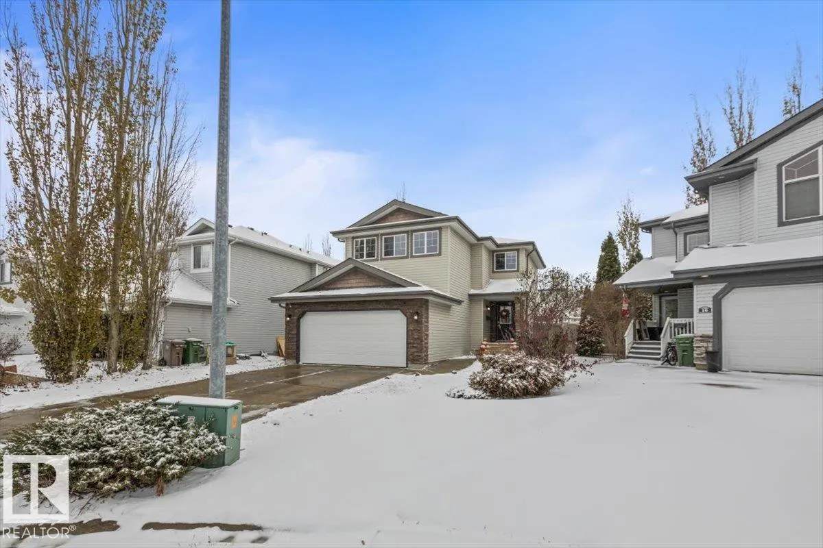 17 ESCADA Close
