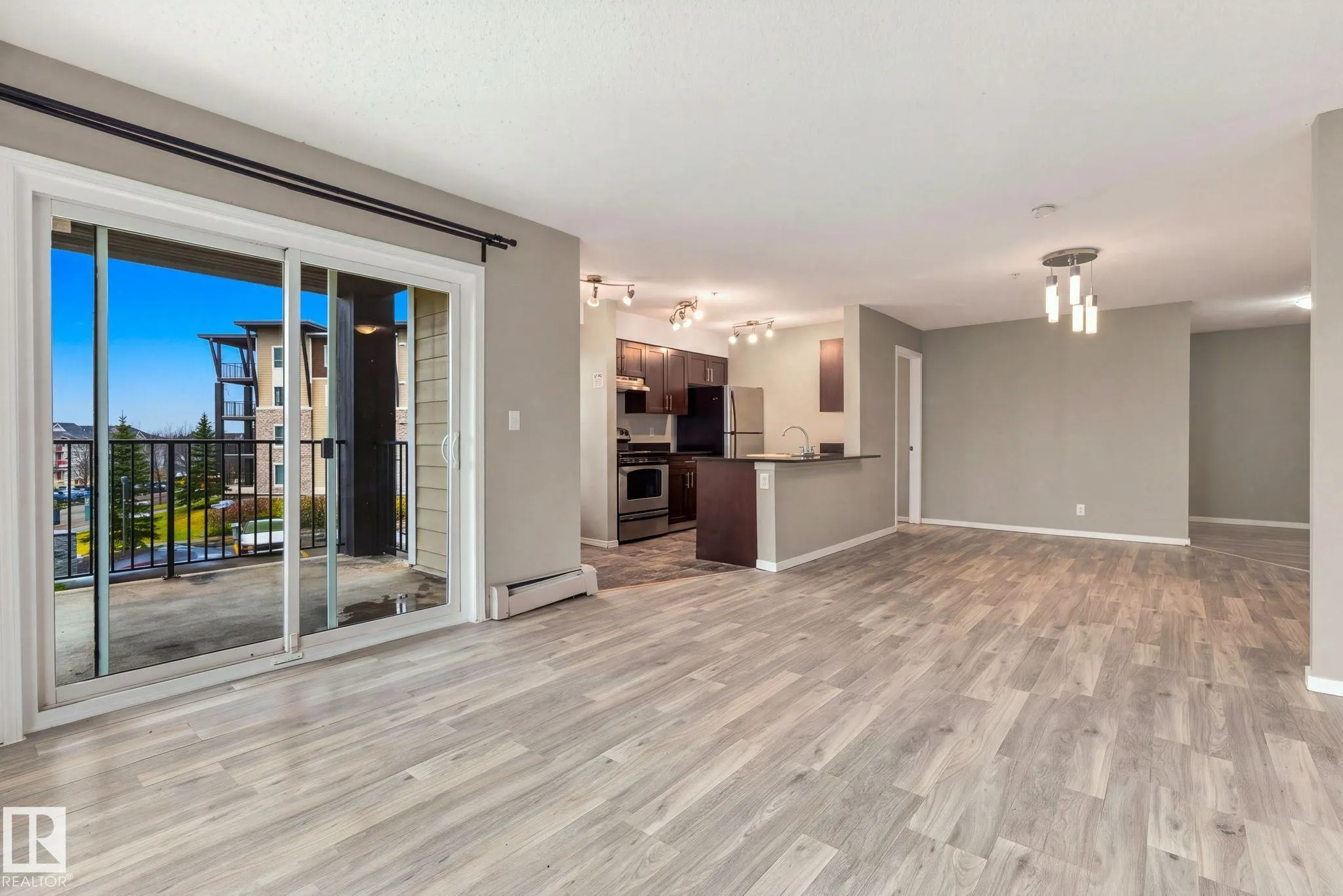 530 WATT Boulevard