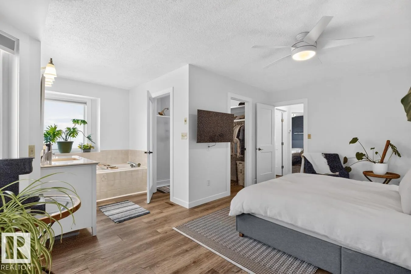 9 DURAND Place