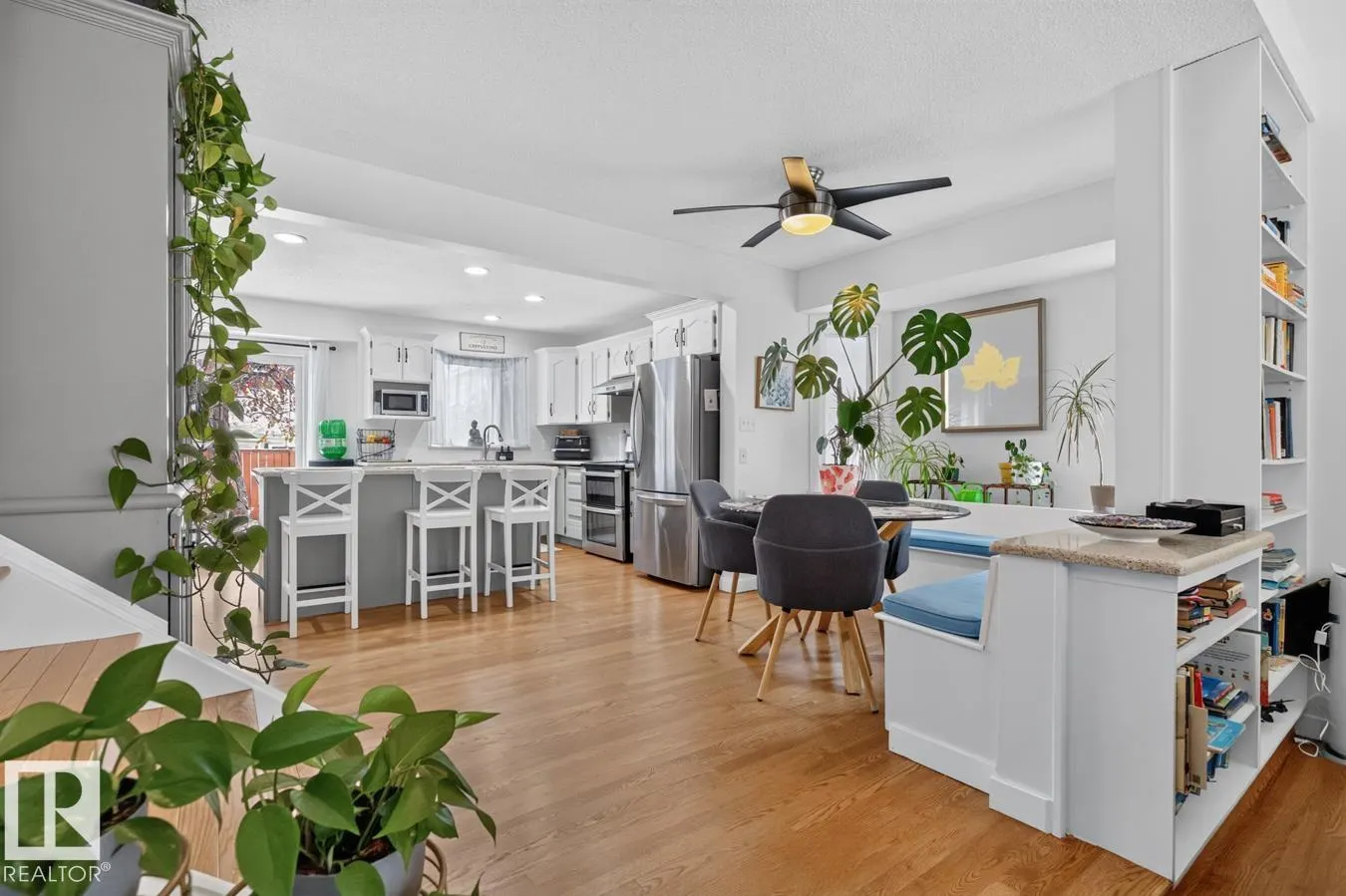 9 DURAND Place