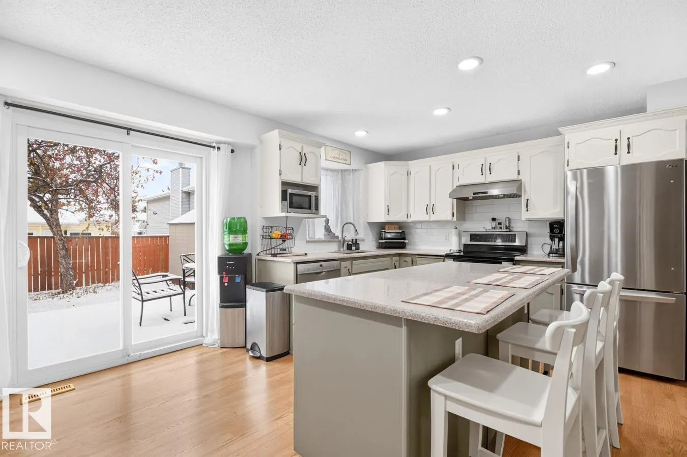 9 DURAND Place