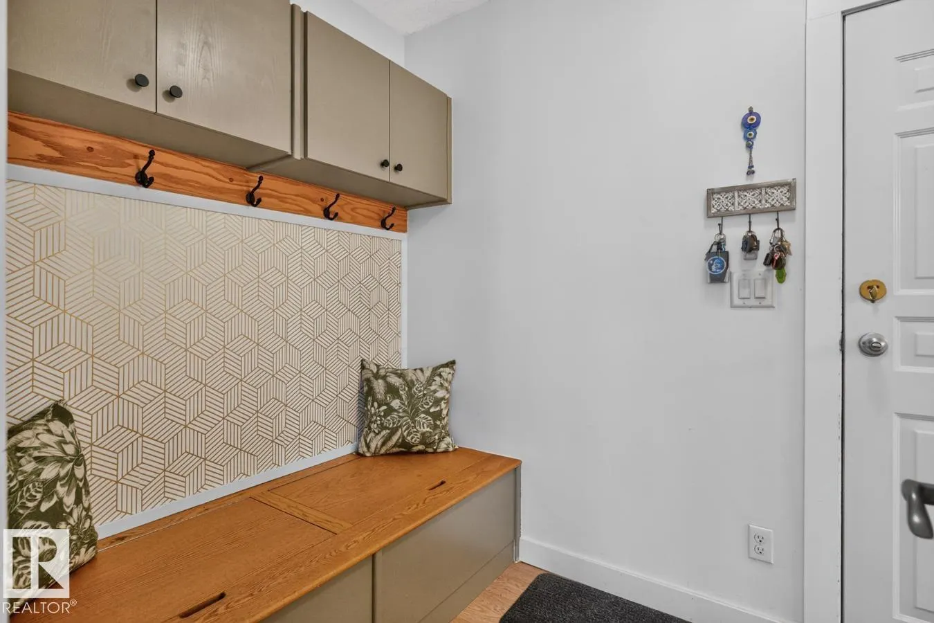 9 DURAND Place