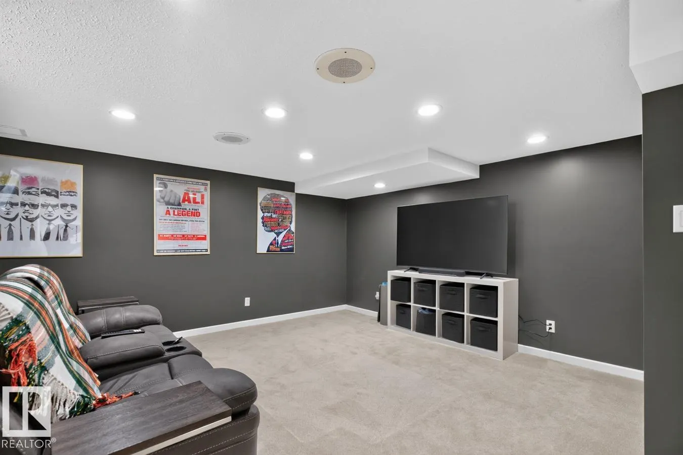 9 DURAND Place