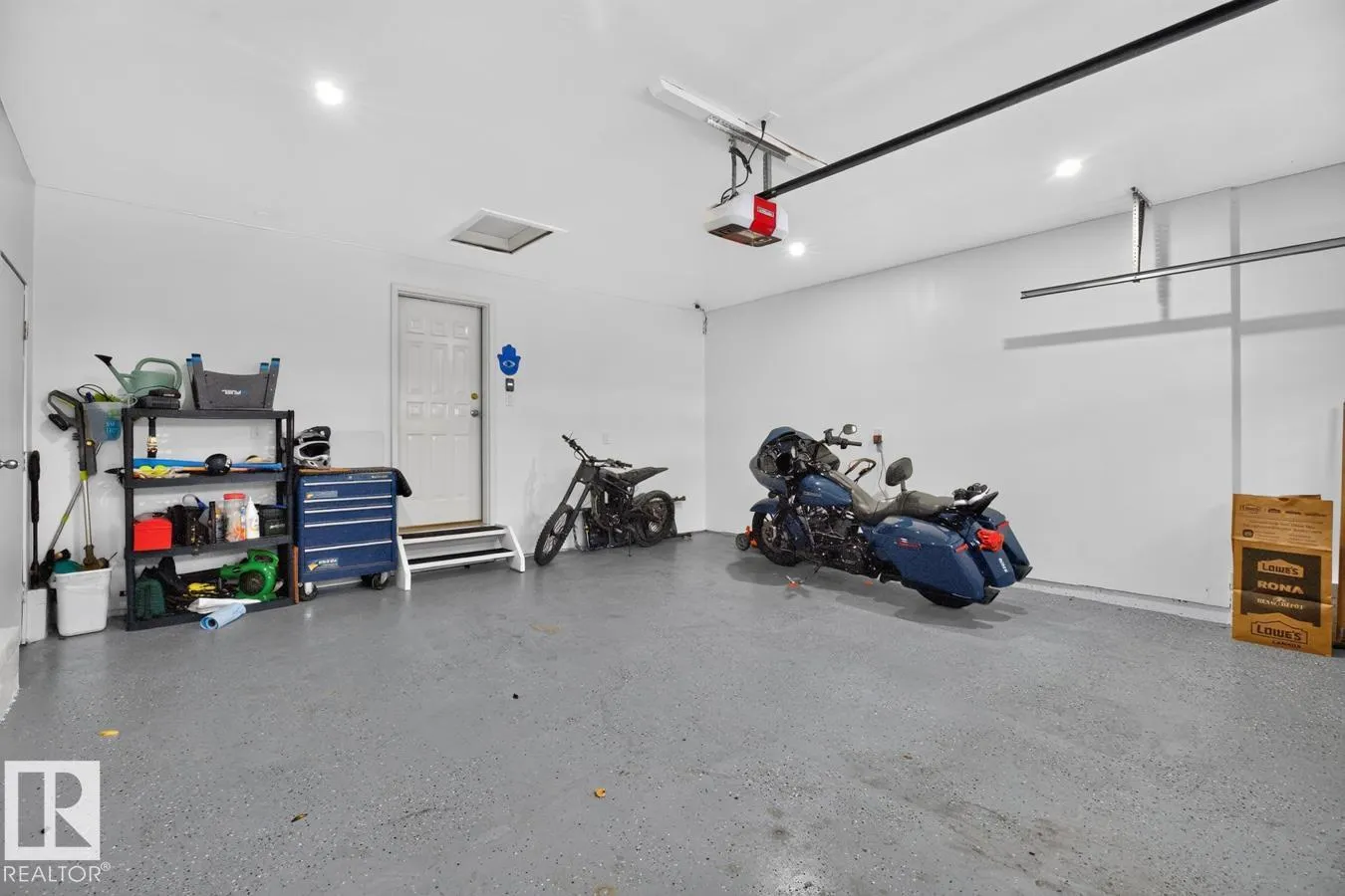 9 DURAND Place