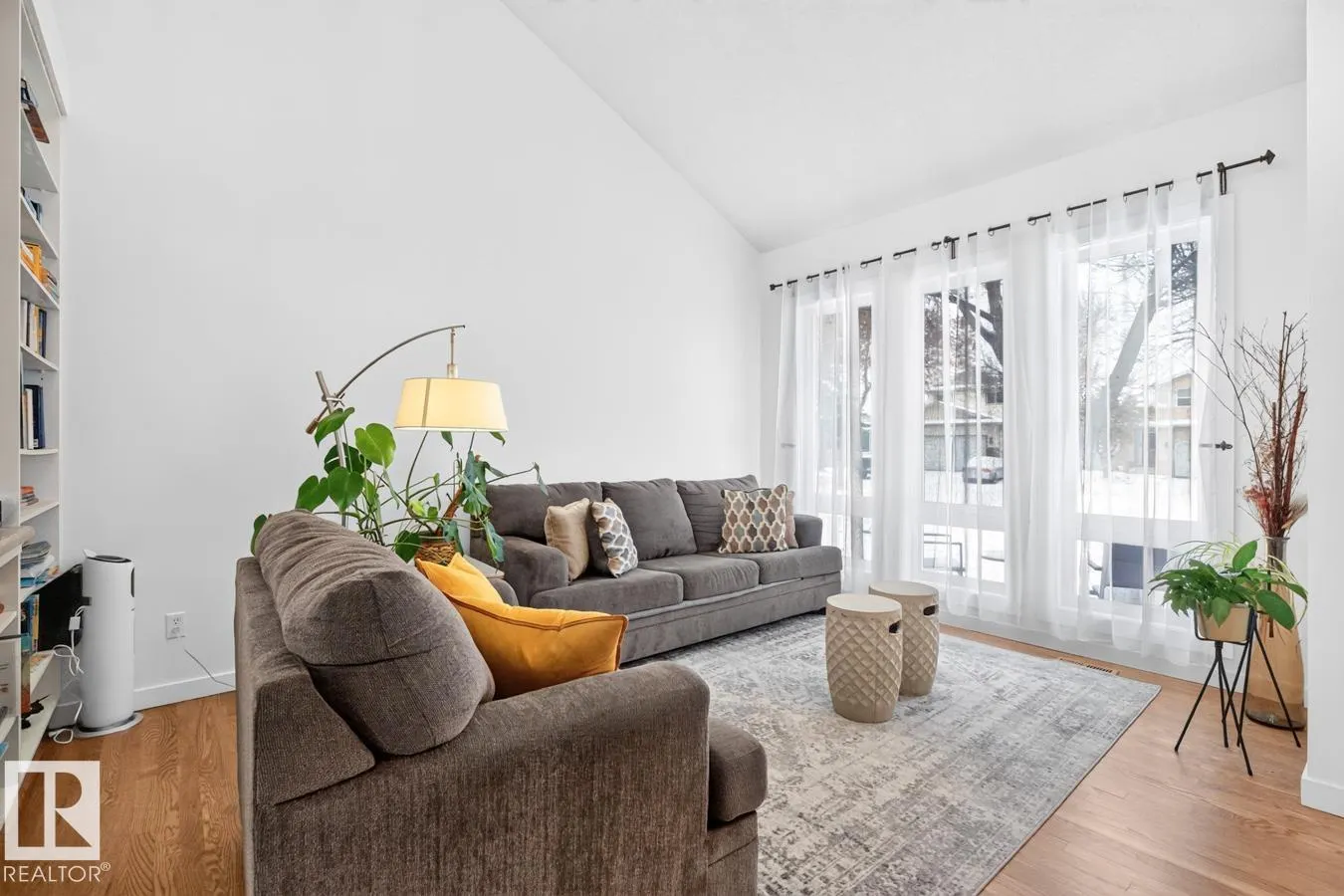 9 DURAND Place