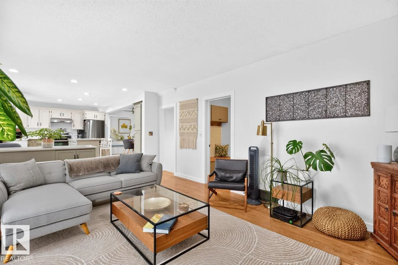 9 DURAND Place