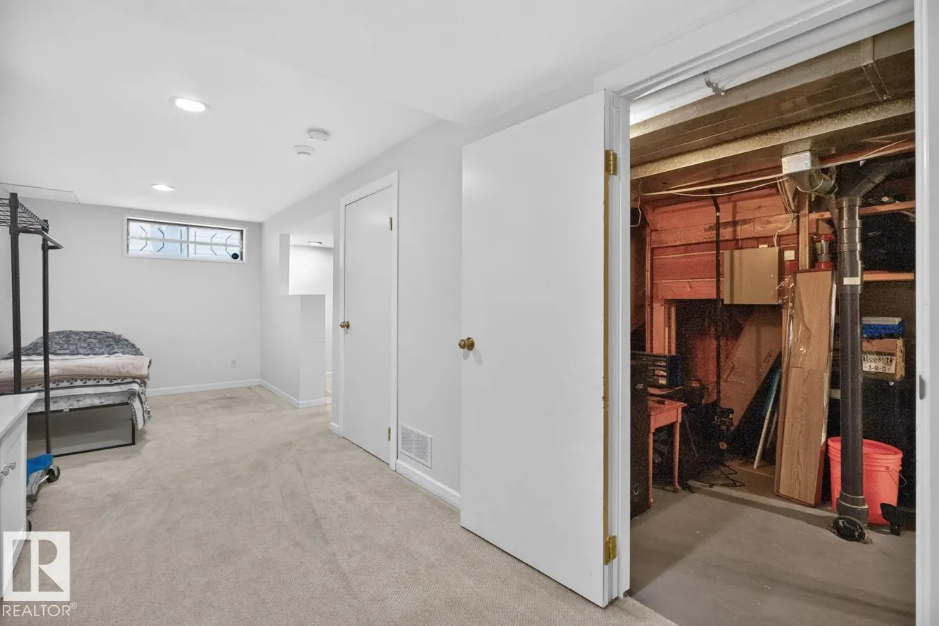 9 DURAND Place