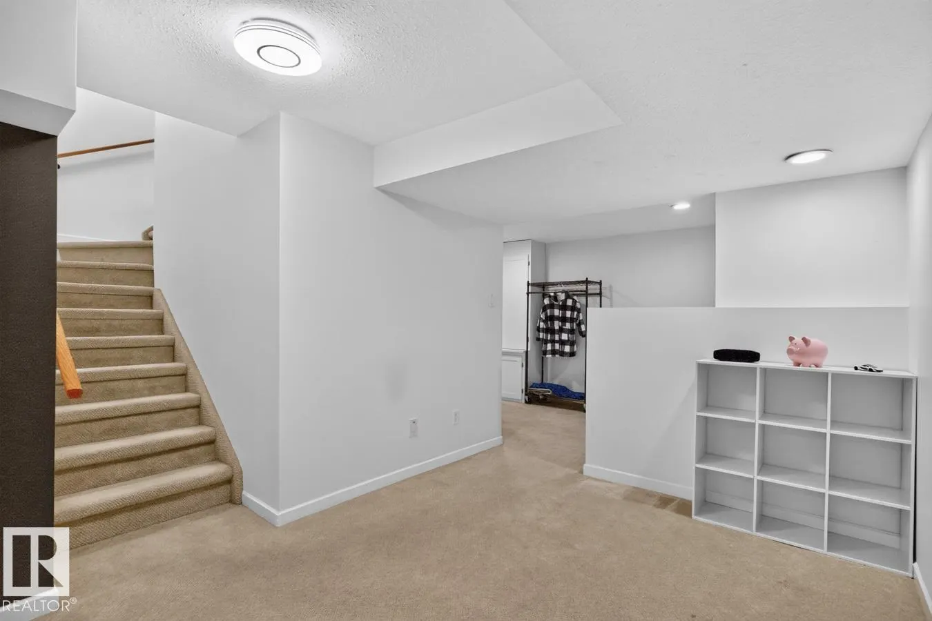 9 DURAND Place