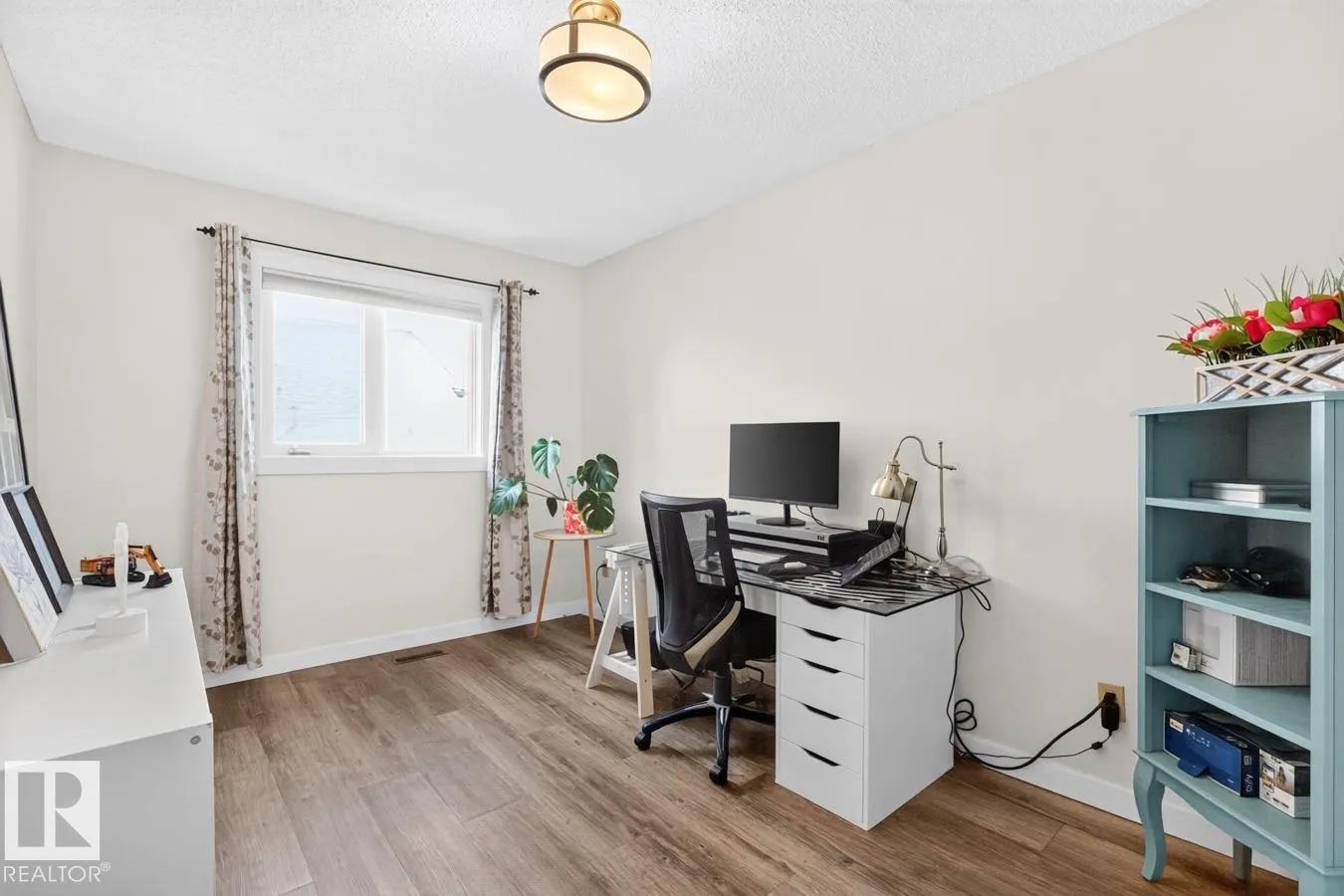 9 DURAND Place